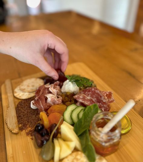 🚨 Grab your spot before it’s too late! We still have a handful of tickets left for our charcuterie building workshop happening on March 23rd! If you’re looking to master the art of crafting the ultimate charcuterie board, this interactive session is perfect for you. Indulge in our acclaimed wines while Sous Chef Leah shares all her secrets for creating the perfect spread. 👩‍🍳🍷 Participants will depart with a delightful charcuterie board featuring premium cheeses, artisanal meats, nuts, frui... Hickory Farms Charcuterie Board, Sous Chef, Charcuterie Board, Be Still, Chef, Arts And Crafts