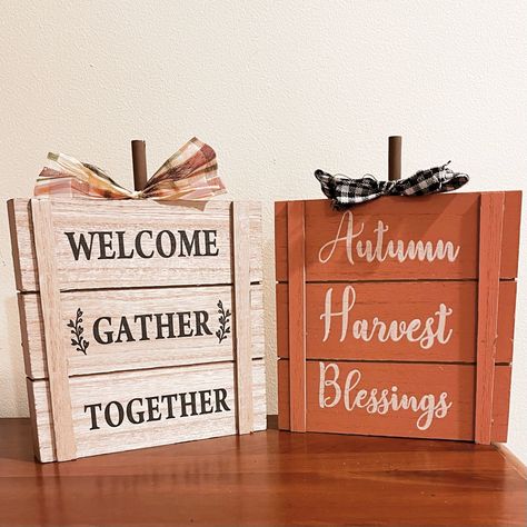 Nwt- Set/2 Fall Wooden Farmhouse Signs Home Decor. Autumn-Harvest-Blessings Welcome-Gather-Together Rustic Distressed Size: 6.5"X6.5" Brand New. Perfect Condition. Autumn Signs, Red Christmas Lights, Halloween Potion Bottles, Wooden Farmhouse, Halloween Wood Crafts, Harvest Blessings, Christmas Signs Wood, Home Decor Color, Autumn Harvest