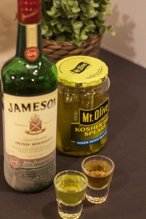 Pickle Back shot. made with Jameson and pickle juice. Yum! Pickle Back Shots, Pickle Back, Jameson Whiskey Drinks, Irish Mule, Bartender Recipes, Whiskey Recipes, Jameson Whiskey, Pudding Shots, Jameson Irish Whiskey