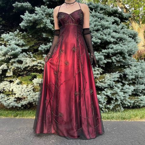 Mesh Prom Dress, Prom Dress Inspo, Prom Inspiration, Prom Dresses Gowns, Prom Dress Inspiration, Red Ombre, Prom Dresses Vintage, Pretty Prom Dresses, Fairytale Dress