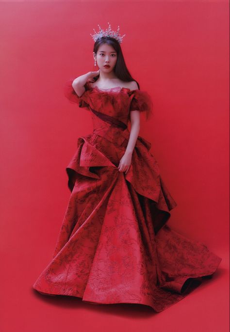 #iu #leejieun #kpop Iu Dress, Iu Fashion, Mode Kpop, Dress Aesthetic, Korean Celebrities, Kpop Outfits, Fesyen Wanita, Korean Beauty, Ulzzang Girl