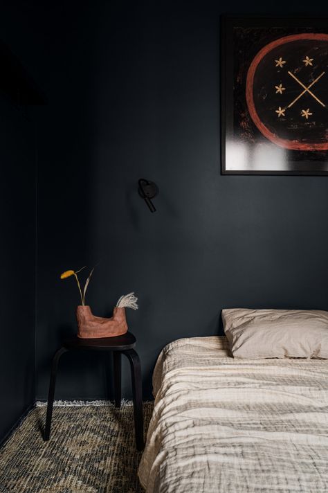 Olga Fradina uses dark colours to create cosy Kyiv apartment Eclectic Dark Bedroom, Dark Cosy Living Room, Dark Cosy Bedroom, Living Room Mid Century, Swedish Interiors, Tea Lounge, French Sofa, Hall And Living Room, Rattan Lounge Chair