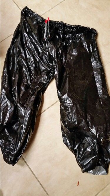 Garbage bag and duct tape rain pants in a pinch. Made these for son to wear on a rainy field trip! Garbage Clothes, Duct Tape Clothes, Trash Clothing, Trash Bag Dress, Queer Prom, Anything But Clothes, Trash Fashion, Recycled Outfits, Paper Clothes