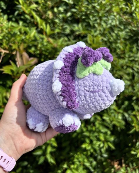 grape triceratops 🍇 this pattern was a gift from @kaysplushies for helping them test their baby seahorse pattern!! • • • • • #crochet #crocheting #crochetaddict #crochetlove #crochetersofinstagram #crochetinspiration #triceratops #grape #grapes #fruit #fruitdinosaur #grapedinosaur #dino #etsy #etsyshop #purple #etsyseller Baby Seahorse, Seahorse Pattern, Grapes Fruit, Purple Crochet, Pattern Crochet, Grapes, Etsy Seller, Etsy Shop, Fruit