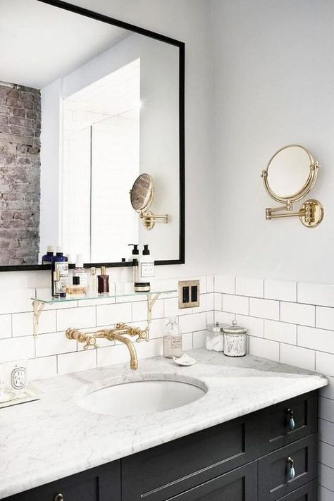 Small Home Style: Small Bathroom Design Solutions — Chic Little House Interior Design Minimalist, Brooklyn Brownstone, Bad Inspiration, Bathroom Goals, Wall Mount Faucet, Bathroom Redo, Bathroom Renos, Bath Remodel, Style At Home