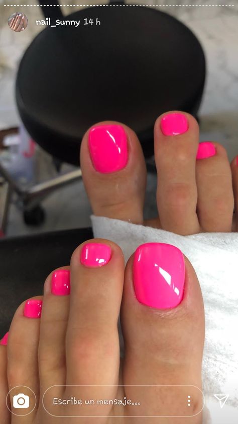 Fushia Toenails, Summer Colors For Pedicure, Fun Toenail Colors, Neon Pink Toenails, Spring Break Pedicure Ideas, Fun Summer Nails Bright Pink, Neon Pink Pedicure Toenails, Hot Pink Nail Colors, Beautiful Pedicure Toenails