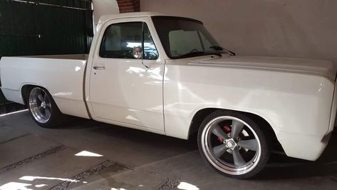 Dodge ram 1993 First Gen Dodge, Dodge 300, Dodge Pickup Trucks, Old Dodge Trucks, Dodge Ram Pickup, Nissan Trucks, Sport Truck, Dodge Pickup, Dodge Truck