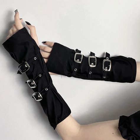 Goth Gloves, Punk Style Women, Dark Punk, Vestiti Edgy, Estilo Tomboy, Black Punks, Girl Sleeves, Moda Punk, Lace Gloves