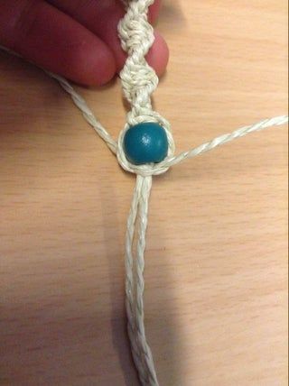 DIY: Macramé Necklace : 5 Steps - Instructables Boho Bracelets Tutorial, Diy Macrame Necklace, Crystal Necklace Diy, Hemp Bracelet Patterns, Diy Necklaces Tutorial, Diy Braided Bracelet, Diy Bracelets With String, Macrame Bracelet Diy, Diy Shows