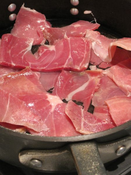 Country Ham in the Frying Pan Cooking Country Ham, Ham Steak Dinner, Country Ham Recipes, Ham Gravy, Red Eye Gravy, Cracker Barrel Recipes, Fried Ham, Ham Breakfast, Ham Dinner