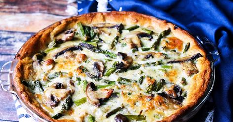 Creamy and savory, this asparagus and mushroom quiche is not your typical recipe that uses a lot of eggs. It can be served for breakfast, lunch or dinner! Mushroom Asparagus, Asparagus Mushroom, Easy Asparagus Recipes, Asparagus Quiche, Mushroom Quiche, Thanksgiving Breakfast, Asparagus And Mushrooms, Baked Asparagus, Just A Pinch Recipes