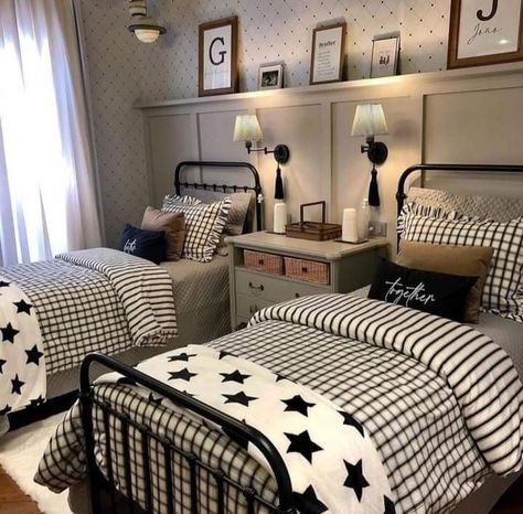 Twin Beds Guest Room, Dream Home Office, Boys Shared Bedroom, Boys Bedroom Makeover, Big Boy Bedrooms, Twin Beds, Twin Bedroom, Casa Vintage, Country Bedroom