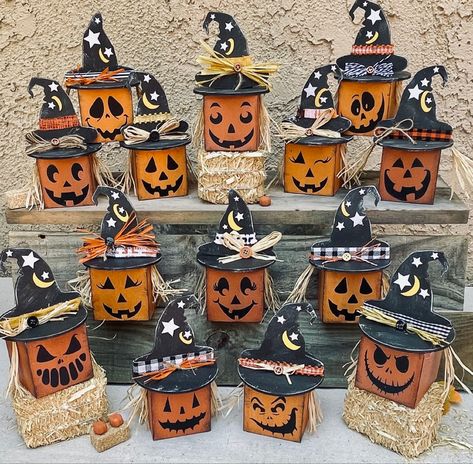 Fall Pumpkins Painting, Fall Pumpkin Crafts, Halloween Wood Crafts, Wood Block Crafts, Halloween 6, Wooden Pumpkins, Block Craft, Fall Halloween Crafts, Pumpkin Crafts