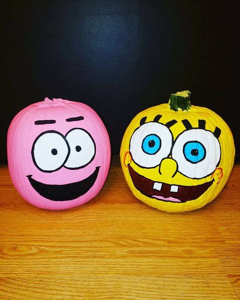 Spongebob And Patrick Pumpkin Painting, Emo Spongebob Pumpkin, Pumpkin Painting Funny Ideas, Patrick Pumpkin Painting, Couples Pumpkin Painting, Pumpkin Painting Ideas Spongebob, Duo Pumpkin Painting Ideas, Spongebob Pumpkin Painting, Patrick Pumpkin