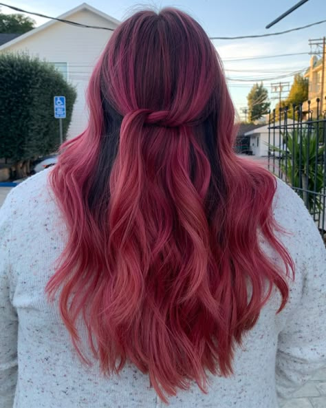 Auburn Hair Pink Highlights, Burgandy Hair Pink Highlights, Pinky Red Hair Colour, Reddish Pink Highlights, Dark Red And Light Pink Hair, Babylights Blonde, Long Haircuts With Bangs, Pink And Orange Hair, Pink Balayage