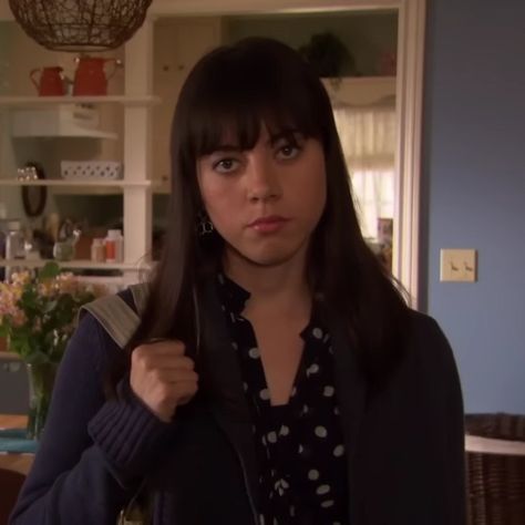 april ludgate aubrey plaza April From Parks And Rec, Aubrey Plaza Parks And Rec, April Ludgate Icons, April Ludgate Aesthetic, April Parks And Rec, Parks And Recreation April, Sitcom Characters, Debra Kerr, Nurse Ann