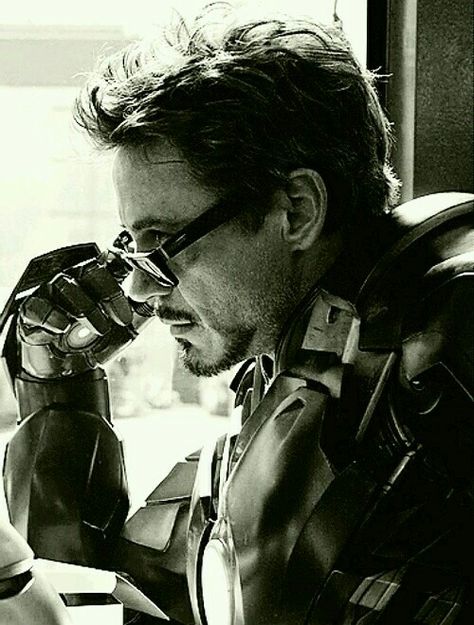 Him <3 Marvel Black And White, Tony Stark Wallpaper, Tony Stark Quotes, Spiderman Mcu, Stark Quote, Tony Stank, Mcu Comics, Marvel Wall Art, Toni Stark