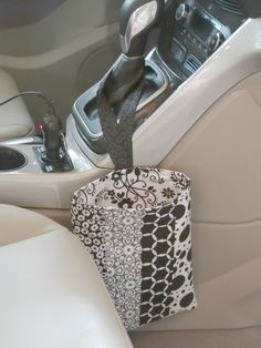 Car Trash Bag Diy, Diy Car Trash Can, Car Trash Can, Car Trash Bag, Car Organization, Trash Can For Car, Car Trash, Car Bag, Vide Poche