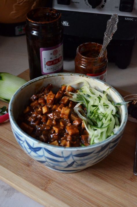 Taiwanese Black Bean Noodles – The Kitchen Harvest Taiwanese Noodle Recipe, Bean Noodle Recipe, Black Bean Noodles, Bean Noodles, Taiwanese Cuisine, Meat Dish, Noodle Recipe, Black Bean Sauce, Taiwanese Food