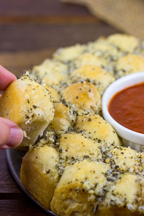 Parmesan Garlic Monkey Bread Garlic Monkey Bread Recipe, Garlic Monkey Bread, Monkey Bread Recipe, Monkey Bread, Delicious Bread, Great Appetizers, Perfect Appetizers, Football And Basketball, Basketball Games