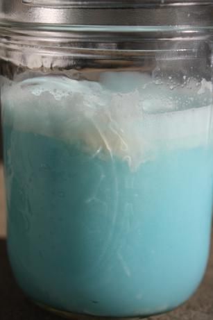 I made this punch for my daughter's 5th birthday party.  It was easy and very tasty.    1/2 gallon of Blue Hawaiian Punch  1 liter 7-up  1/2 pint pineapple sherbet  apple juice ice cubes (opptional)    I doubled this recipe, and it filled up a good size punch bowl. Blue Punch Recipe, Blue Hawaiian Punch, Blue Punch, Juice Ice Cubes, Hawaiian Punch, Punch Drinks, Blue Fruits, Recipes Appetizers, Party Punch