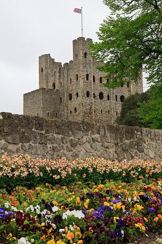 Rochester Castle, Kent, The 12th C Keep is the best preserved in England Rochester Castle, Rochester Kent, Stone Castle, Abandoned Architecture, Chatham Kent, Norman Conquest, Alnwick Castle, Royal Castle, Stone Tower