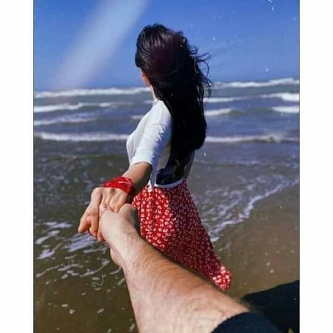 Couples Candid Photography, My Love Photo, Dp Collection, Couples Beach Photography, Couple Beach Pictures, Beach Photo Inspiration, Beach Poses By Yourself Photo Ideas, Pre Wedding Photoshoot Outfit, Pre Wedding Photoshoot Outdoor