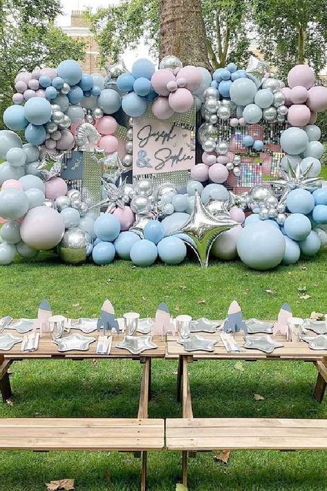 Check out this amazing space-themed birthday party for twins! The balloon decor is out of this world! See more party ideas and share yours at CatchMyParty.com Astronaut Birthday Party Ideas, Birthday Party For Twins, Double Stuffed Balloons, Astronaut Birthday Party, Twin Birthday Themes, Birthday Wall Decoration, Stuffed Balloons, Birthday Twins, Birthday Theme Decoration