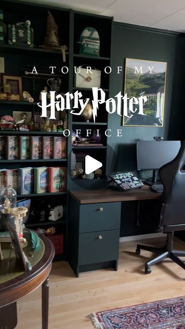 Jennifer | MAGICAL MISCHIEF ϟ - Harry Potter content creator on Instagram: "Finally took the time to record this 😅🐍

#harrypotter #slytherin #slytherin🐍 #slytherinaesthetic #slytherinpride #harrypotterfan #harrypotterworld #wizardingworld" Dark Green Library Room, Harry Potter Home Aesthetic, Slytherin Office, Slytherin Room Aesthetic, Green Home Library, Green Library Room, Harry Potter Bookshelf, Dark Bookshelves, Harry Potter Office