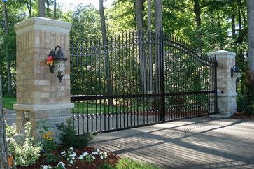 Fencing and Retainer Walls : Find Arbors, Gates, Privacy Fences, Railings and Trellises Online Entrance Gates Driveway, Property Gates, Fencing And Gates, Driveway Entrance Landscaping, Gates Driveway, Modern Driveway, Home Fencing, Vinyl Fencing, Picket Fences