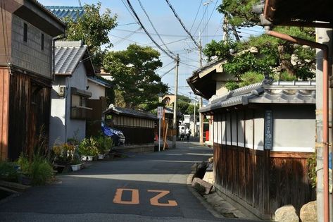 Japan Landscape Photography, Japan Apartment, Street Japan, Aesthetic Asian, Background Reference, Zine Design, Japan Street, Scenery Photography, Japan Aesthetic