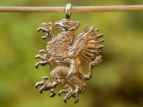 Medieval Griffin, Griffin Necklace, Medieval Coat Of Arms, Medieval Coat, Bronze Jewellery, Medieval Men, Griffin Art, Swedish Jewelry, Medieval Accessories