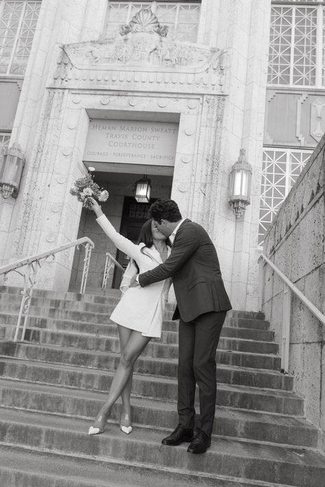 Vintage Elopement Wedding, Elopement Photography City Hall, Eloping Courthouse Wedding, February Courthouse Wedding, Old Money Courthouse Wedding, Nyc Civil Wedding, Winter Wedding Courthouse, Dc Elopement Photography, Elopement City Photography