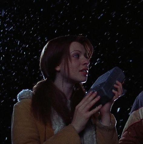 Mysterious Skin Wendy, Wendy Mysterious Skin, Tv Show Pfp, Wendy Peterson, Gregg Araki, Cook Skins, Mysterious Skin, Broken Hearts Club, Michelle Trachtenberg