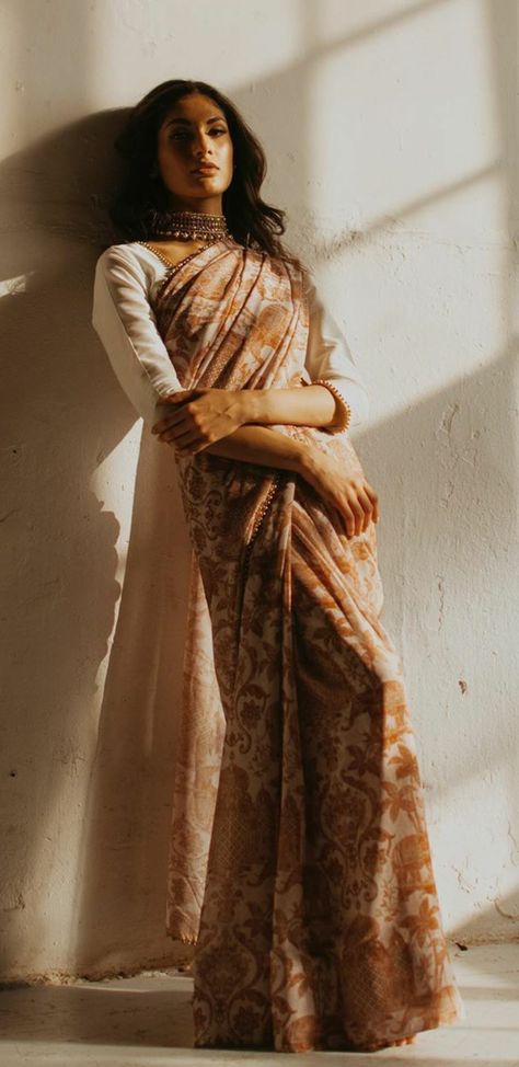 Earthy Elegant Outfit, Ash Colour Saree, Batik Saree Designs, Indian Modeling Photoshoot, Saree Photography, Pearl Border, Desi Vibes, Formal Saree, Saree Ideas