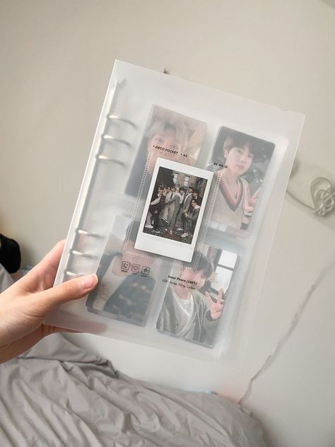 Kpop Binder Ideas, Photocard Binder Aesthetic, Kpop Pc Binder, Kpop Binder Cover Ideas, Binder Decoration Ideas, Photocard Collection Binder, Photo Card Binder, Pc Binder, Kpop Photocard Binder