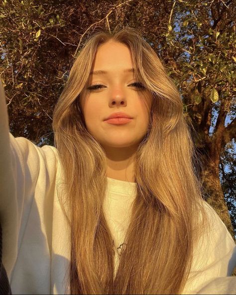 Sophie Grace, Beautiful Healthy Hair, The Baby Sitters Club, Model Aesthetic, Hair Care Tips, Aesthetic Hair, Healthy Hair, Tao, Hair Inspo