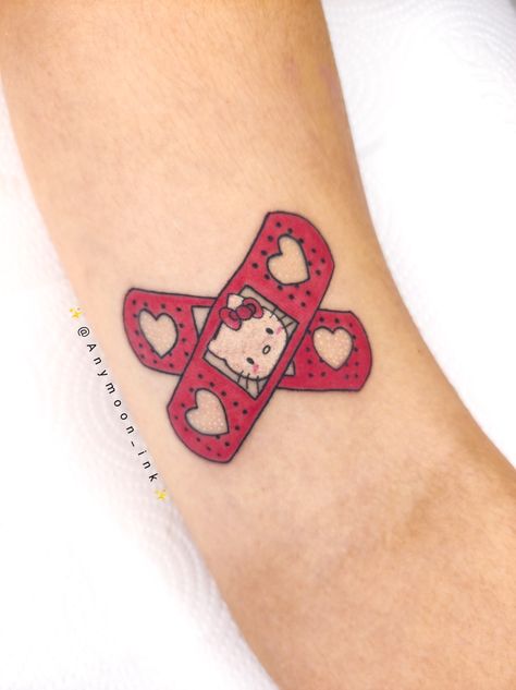 Tattoo #kawaii #hellokitty #tattoos #tatuagem #cute Hello Kitty Bandages Tattoo, Hello Kitty Band Aid Tattoo, Band Aid Tattoo, Doodle Tattoos, Kawaii Tattoos, Kitty Tattoos, Cute Simple Tattoos, Hip Tattoos, Hello Kitty Tattoos