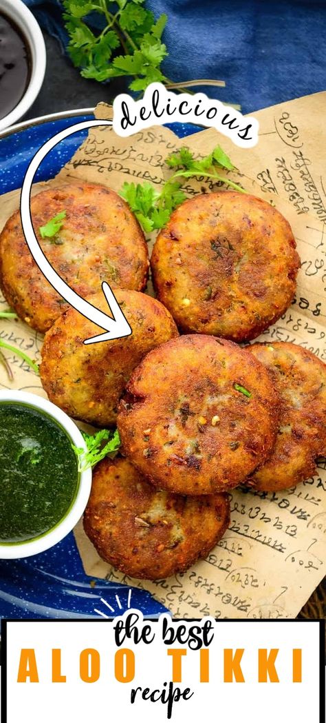 Easy Aloo Tikki Recipe, Potato Tikki Recipe, Aloo Tiki Recipes, New Dishes Recipes Indian, Indian Potato Patties, Crispy Aloo Tikki Recipe, Aloo Patties Recipe, Indian Food Appetizers, Indian Food Board