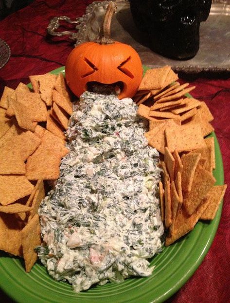 Comidas Halloween, Halloween Appetizers For Party, Easy Halloween Appetizers, Puking Pumpkin, Plat Halloween, Halloween Eats, Office Potluck, Läskig Halloween, Halloween Potluck