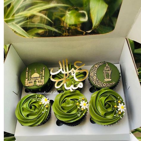 Ramadan Cupcakes, Ramadan Cake, Eid Chocolates, Eid Cupcakes, Eid Sweets, Eid Ideas, Eid Cake, Candy Gifts Diy, Eid Decor