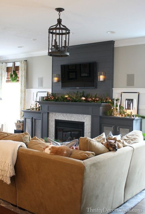 Peppercorn gray Sherwin Williams Herringbone Fireplace Surround, Interior Simple, Living Tv, Small Fireplace, Living Comedor, Fireplace Remodel, Home Fireplace, Fireplace Makeover, Fireplace Design