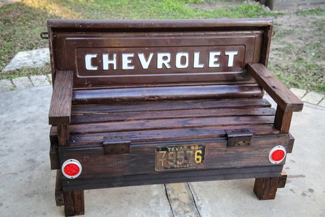 Reclaimed wood, reclaimed tailgate and lights and license plate equal one cool seating area. Chevy Tailgate Bench, Truck Tailgate Bench, Diy Bank, Tailgate Bench, Racer Motorcycle, Car Part Furniture, Truck Tailgate, Automotive Furniture, Junk Yard