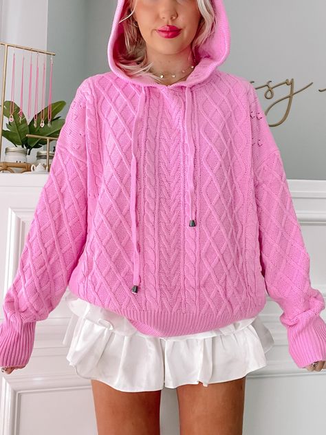 Knotty or Nice Pink Hoodie Sweater | Sassy Shortcake Lana Pink, Sassy Shortcake, Preppy Blogs, Pull Rose, Pink Pullover, Cute Comfy Outfits, Cute Everyday Outfits, Cool Sweaters, Thumb Holes