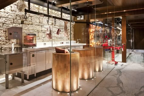 Butcher Shop Ideas, Butcher Store, Local Butcher Shop, Meat Store, Meat Shop, Supermarket Design, Food Retail, Shop House Ideas, Steak House