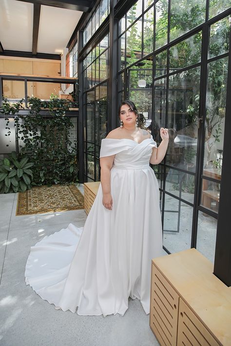 Curvy Bride Dress, Plus Size Bridal Gowns, Curvy Wedding, Wedding Dresses Whimsical, Plus Size Bridal, Plus Size Brides, Wedding Dresses Uk, Plus Size Wedding Dresses, Timeless Wedding Dress