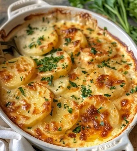 Potatoes With Cheese, Cooking Secrets, Scalloped Potatoes Recipe, Fried Potato, Grandma Cooking, Ina Garten Recipes, Scalloped Potato Recipes, Potato Soup Recipe, Cheesy Sauce