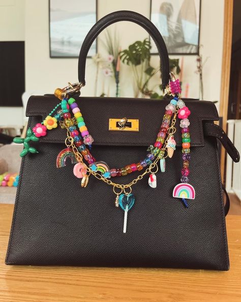 IBIZA Bag Chain and Necklace - Etsy Bag Chain Charm, Bags Accessories Ideas, Purse With Charms, Purse Charms Aesthetic, Purse Accessories Ideas, Bag Charm Trend 2024, Bag Charm Ideas, Bag Charms Aesthetic, Tote Bag Charms