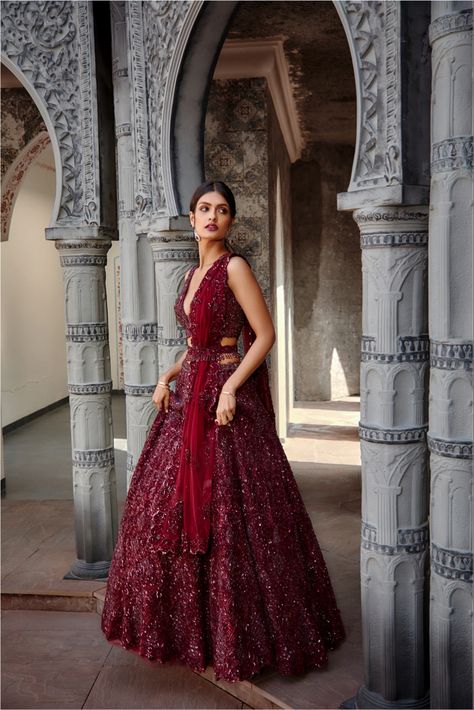 Deep Red Lehenga, Tulle Lehenga, Aesthetic Pose, Fendi Dress, Lehenga Blouse Designs, Latest Bridal Dresses, Applique Work, Outfits Woman, Red Lehenga