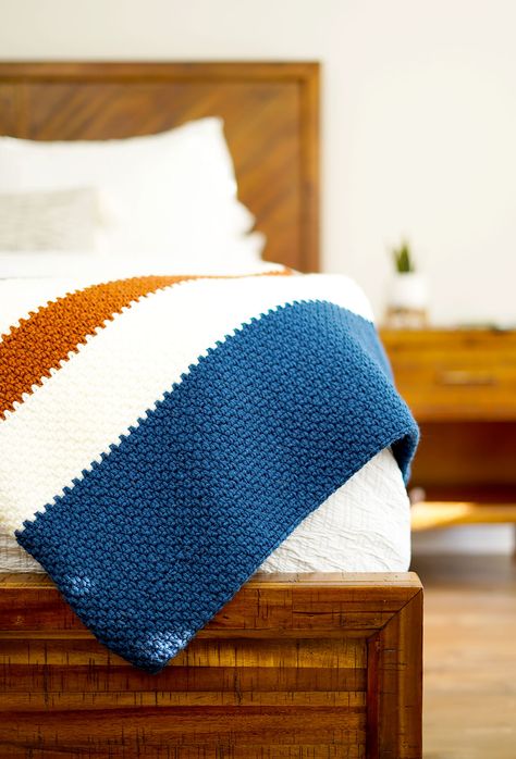 Modern Stripe Throw - Just Be Crafty Crochet Blanket Single Crochet, Color Block Crochet Blanket, Striped Crochet Blanket Pattern, Crochet Striped Blanket, Crochet Striped Blanket Pattern, Color Block Blanket, Crochet Throws, Chunky Blankets, Knit Cowl Pattern Free